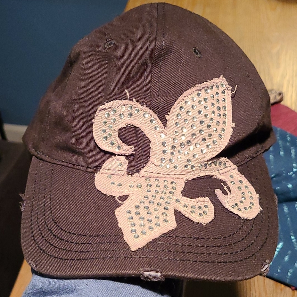 Hat - fleur de lis